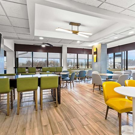 Comfort Inn & Suites Evansville Airport Екстериор снимка