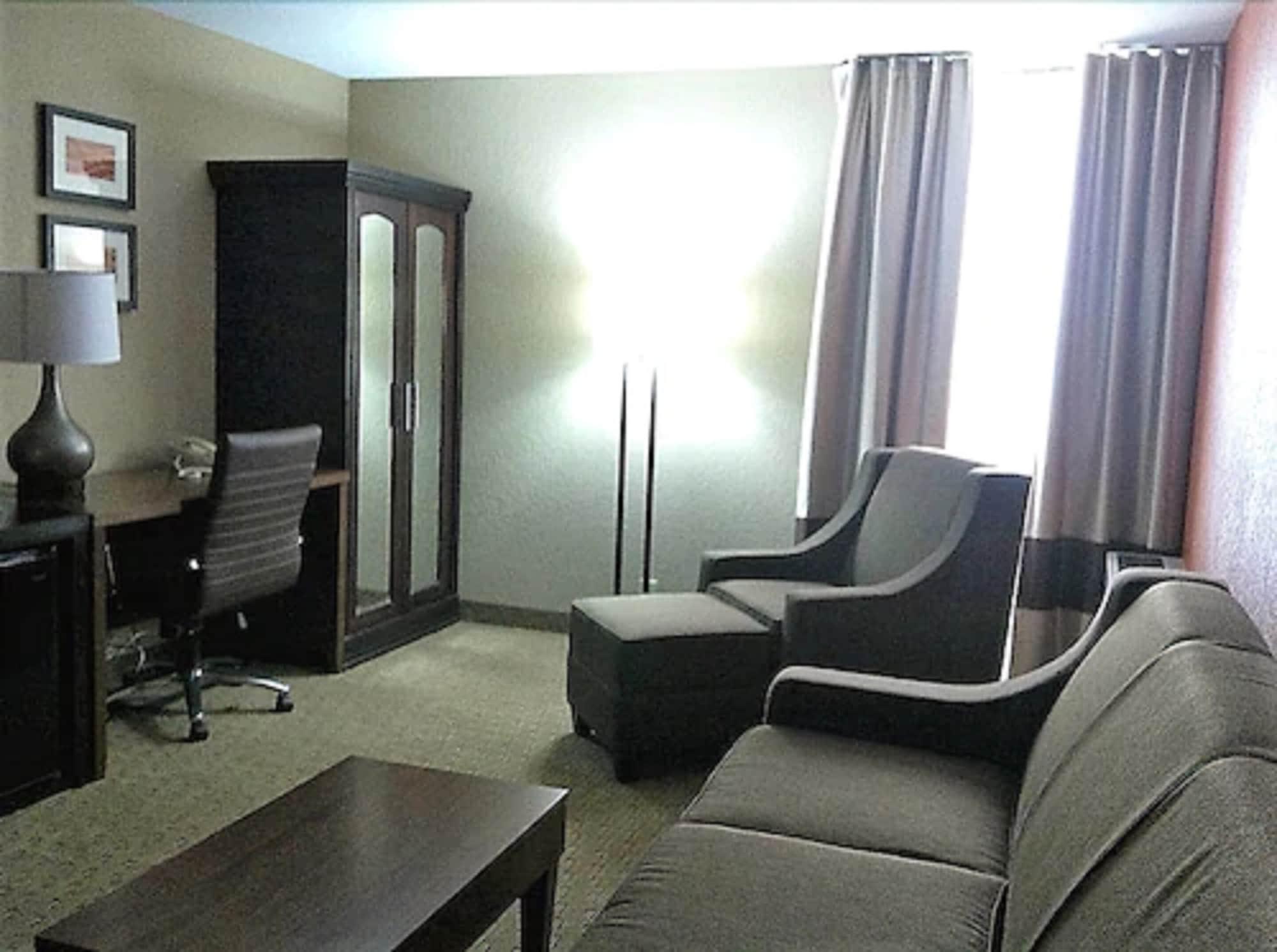 Comfort Inn & Suites Evansville Airport Екстериор снимка
