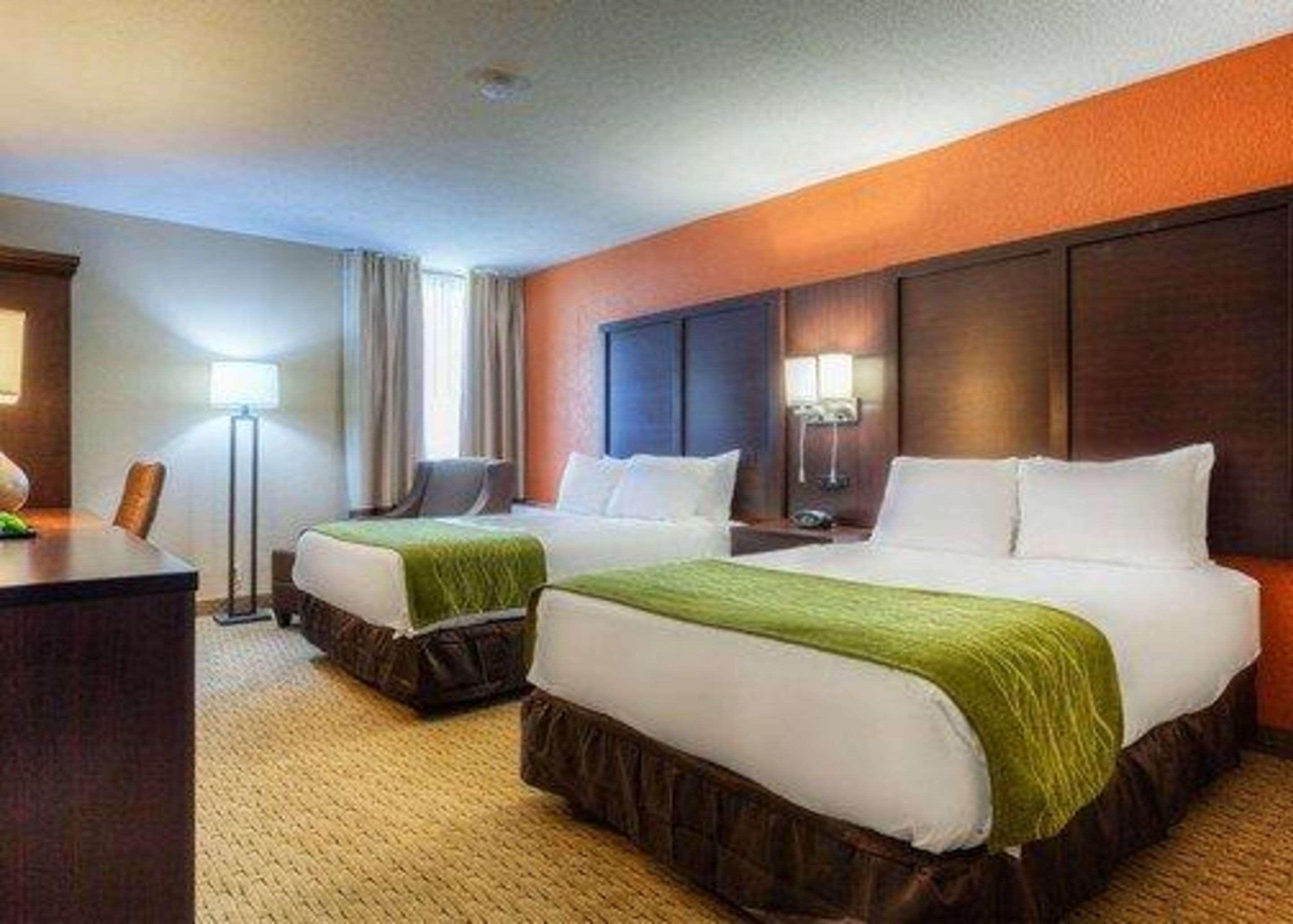 Comfort Inn & Suites Evansville Airport Екстериор снимка