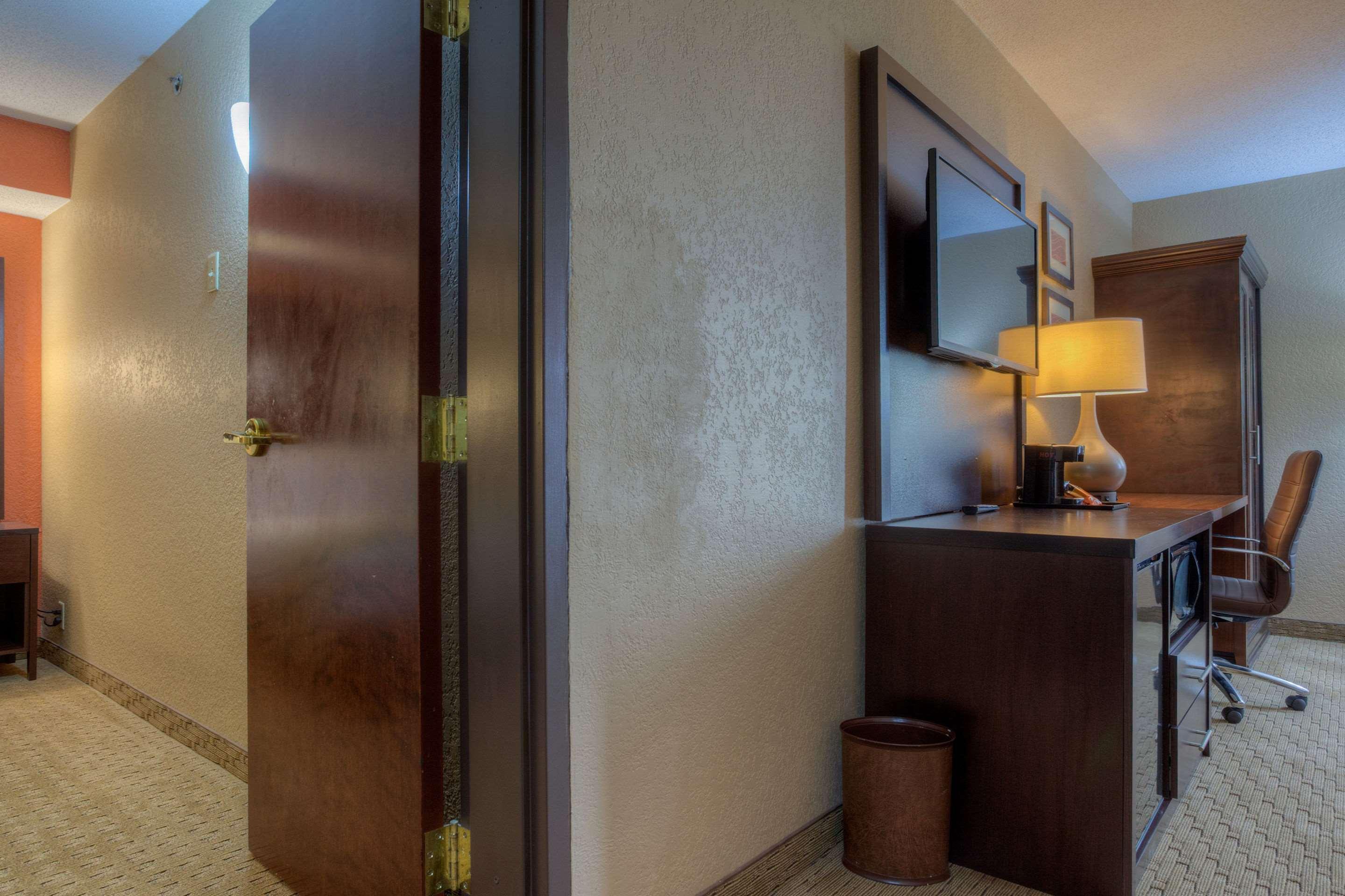 Comfort Inn & Suites Evansville Airport Екстериор снимка