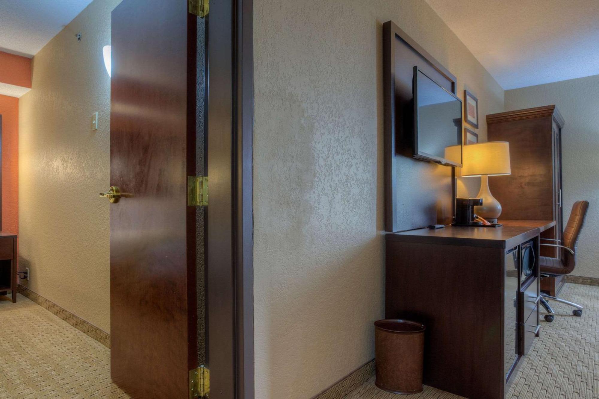 Comfort Inn & Suites Evansville Airport Екстериор снимка
