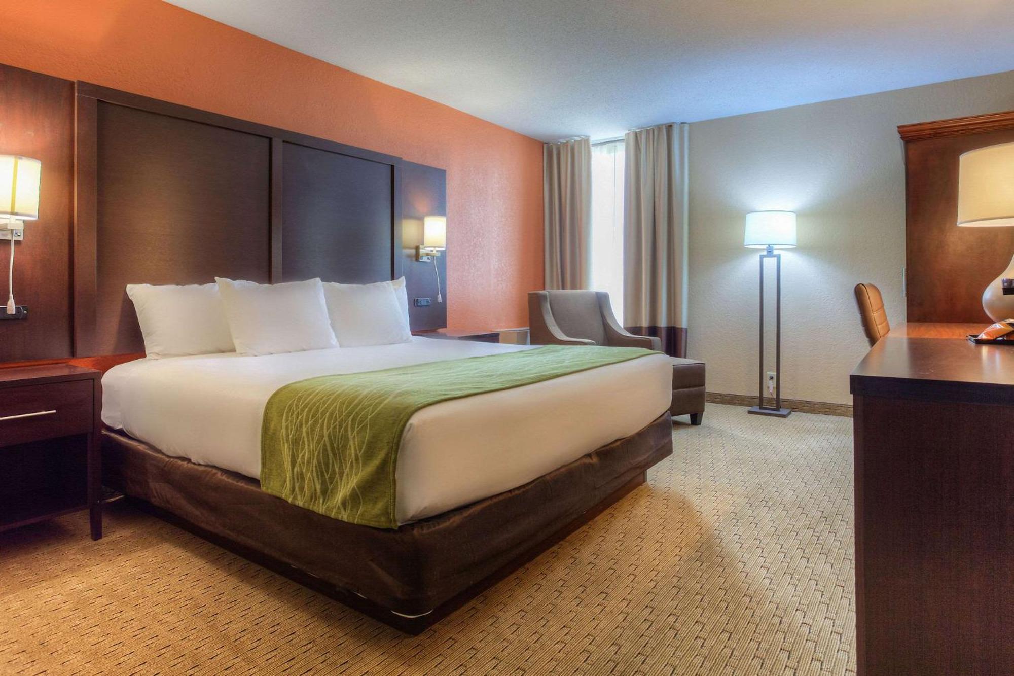Comfort Inn & Suites Evansville Airport Екстериор снимка