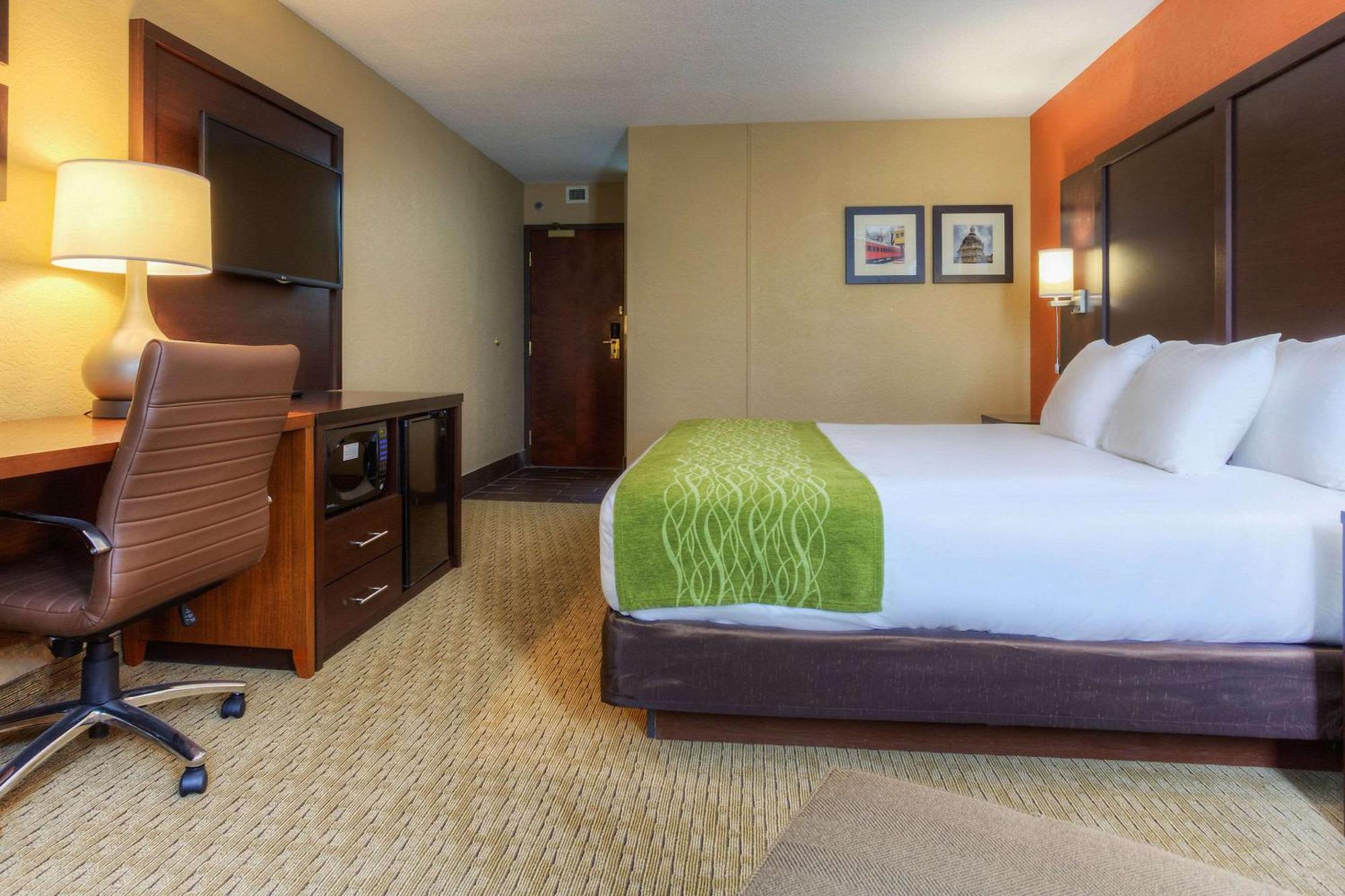 Comfort Inn & Suites Evansville Airport Екстериор снимка
