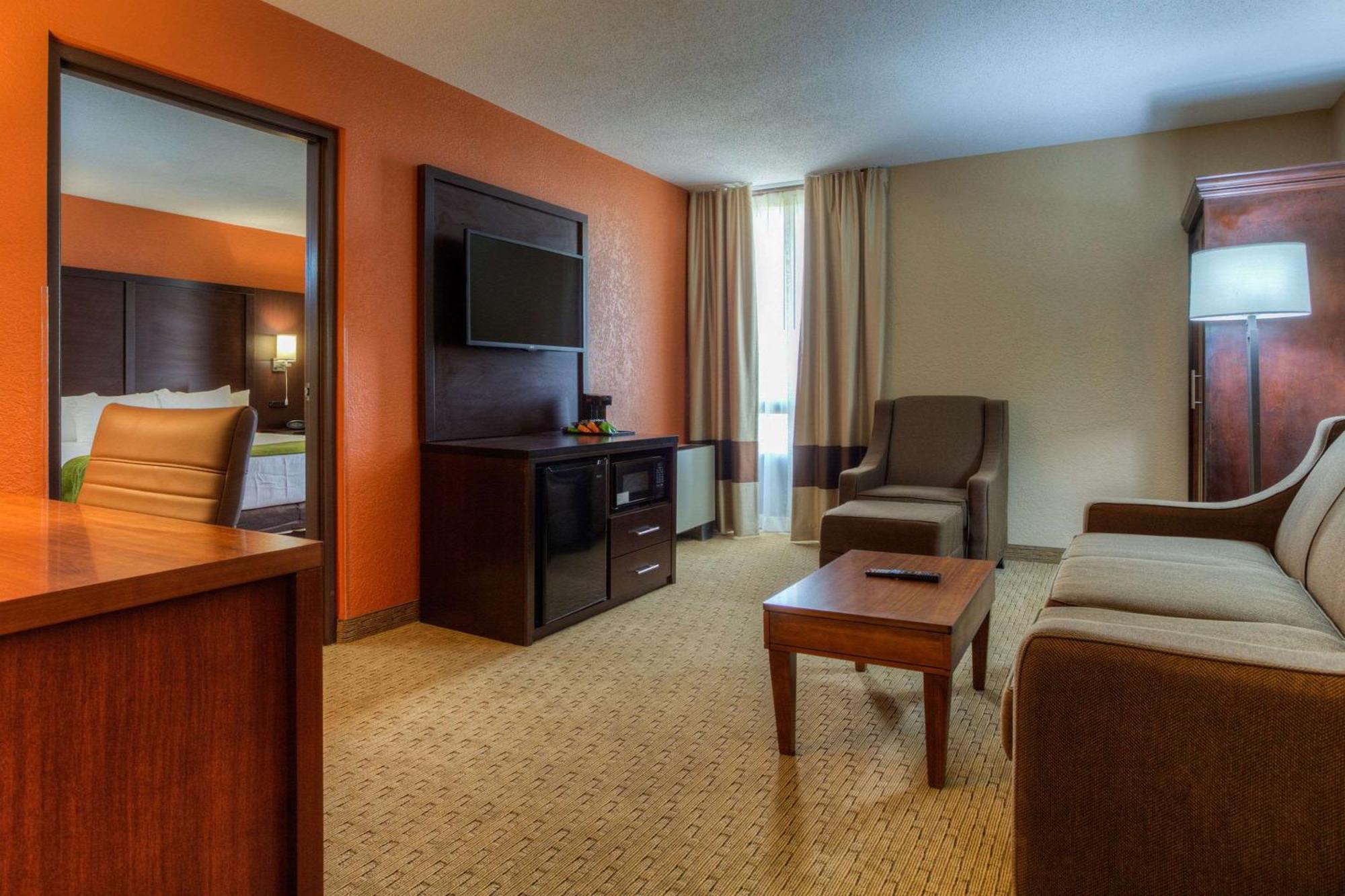 Comfort Inn & Suites Evansville Airport Екстериор снимка