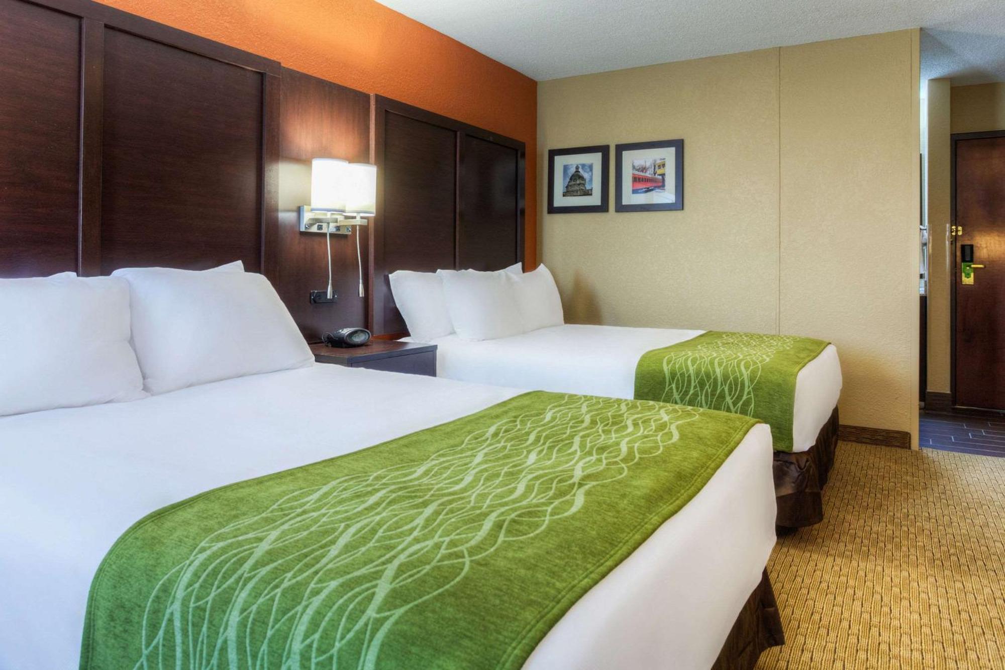 Comfort Inn & Suites Evansville Airport Екстериор снимка