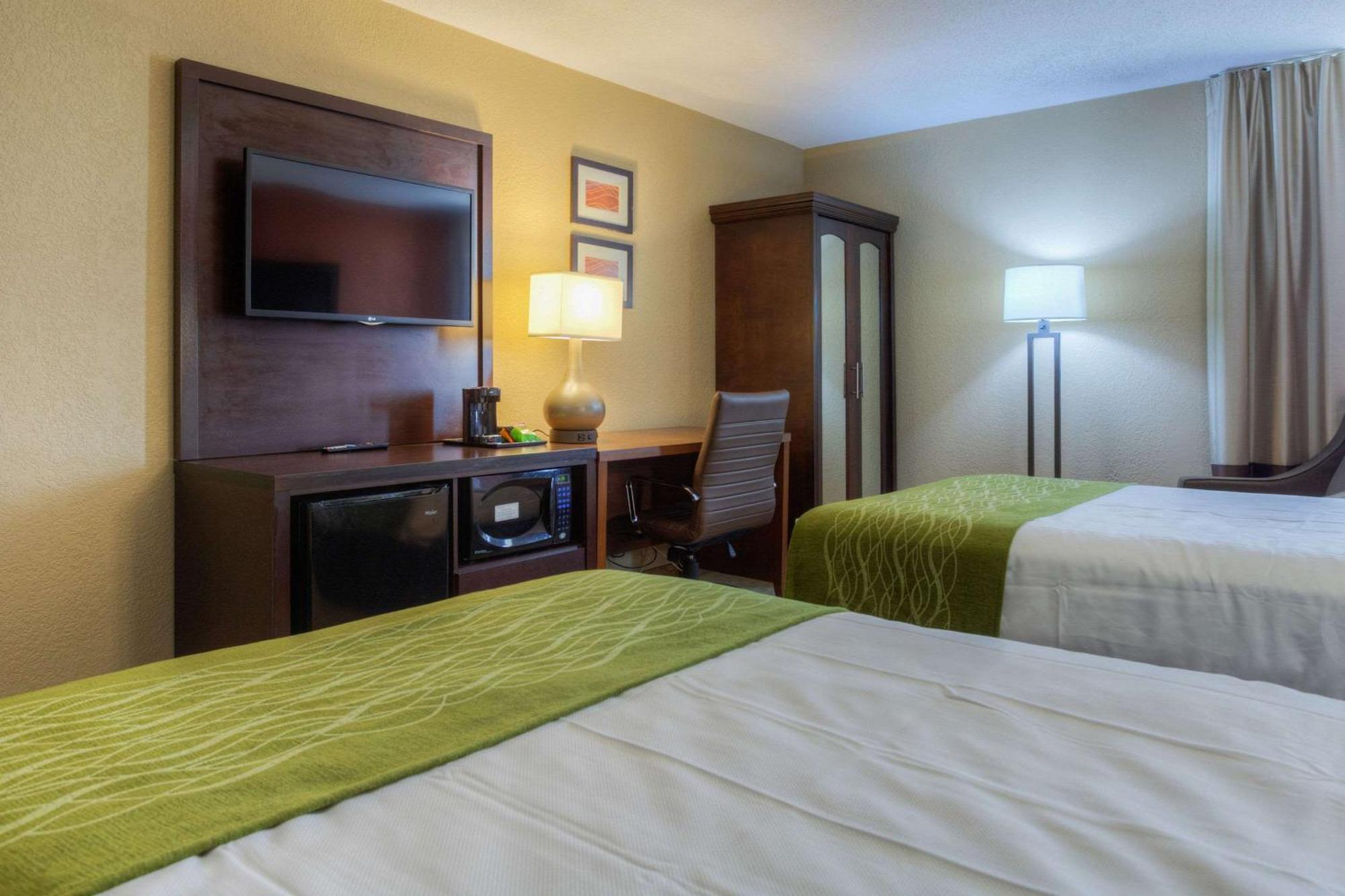 Comfort Inn & Suites Evansville Airport Екстериор снимка