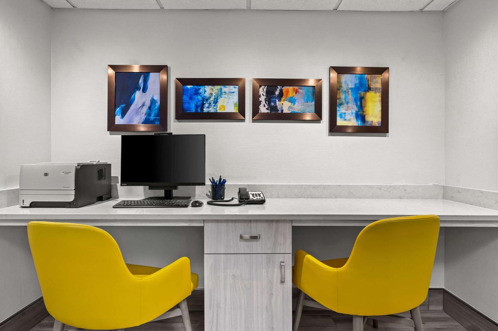 Comfort Inn & Suites Evansville Airport Екстериор снимка