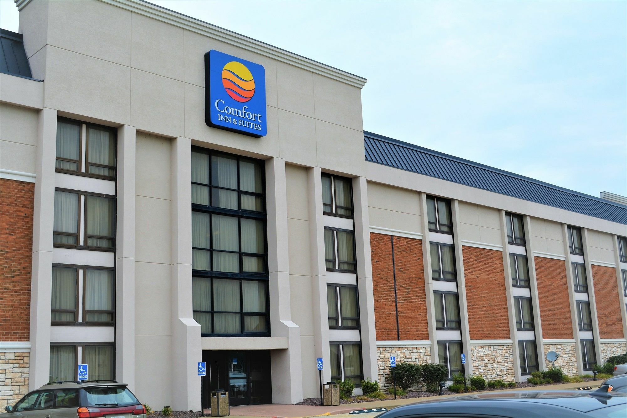 Comfort Inn & Suites Evansville Airport Екстериор снимка